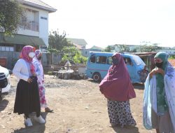 Wawali Fatma Sambangi Warga, Berikan Sembako Dan Ingatkan Prokes