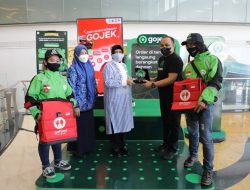 Ketua TP PKK Kota Makassar Apresiasi Pengadaan Tas Pengantaran Makanan Gojek