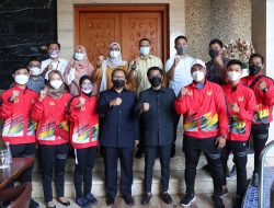 Jelang PON XX, Danny Beri Motivasi Atlet Anggar