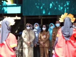 Fatmawati Rusdi Tinjau Proses PTM SMPN 44 Kelurahan Lakkang