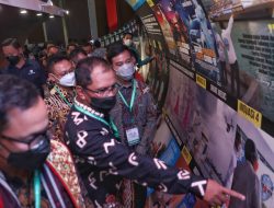 Tinjau Booth Makassar, Bima Arya-Gibran : Luar Biasa Persembahan Sang Inovator