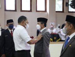 Sematkan Tanda Kehormatan dan Pin Emas, Wali Kota Makassar:Berkaryalah Penuh Dedikasi