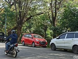 Ruas Jalan Abdesir Macet Hingga 1 Jam, Warga Keluhkan Parkir Liar