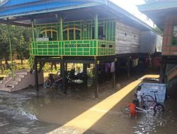 Sungai di Desa Kampale Sidrap Meluap, Warga Buat Tanggul Darurat