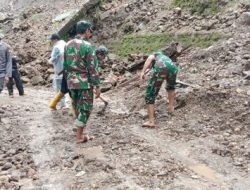 Longsor Tutup Akses Jalan 9 Desa dan 1 Kelurahan di Bone,  TNI-Polri Turun Buka Jalur