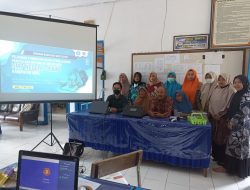 UNM DAN INSTITUT AGAMA ISLAM MUHAMMADIYAH SINJAI GELAR PELATIHAN PEMBUATAN MEDIA PEMBELAJARAN PRAKTIS DAN INTERAKTIF DI SMPN 2 KAHU KABUPATEN BONE