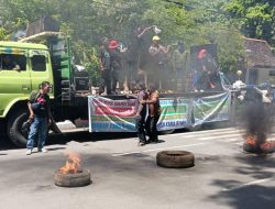Warga Demo di Balaikota Makassar, Tolak E-Voting Pemilu ketua RT/RW
