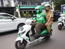 Pekan Ketiga Ojol Day, Danny Pomanto Gunakan Fasilitas Pesan Langsung Grab