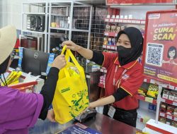 Ulang Tahun, Alfamart Bagi Bingkisan Hingga Modal Usaha Miliaran Rupiah