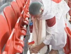 Viral Bersih-bersih Stadion oleh Fans Jepang, Kebiasaan yang Ditanamkan Sejak TK