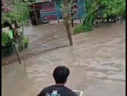 Banjir Setinggi 1 Meter Rendam Permukiman di Enrekang gegara Sungai Meluap