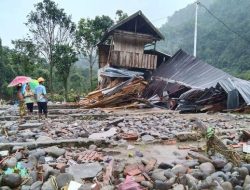 27 Rumah Hanyut Diterjang Banjir di Majene, 409 Orang Mengungsi