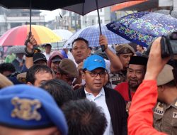 Diguyur Hujan Deras, Danny Pomanto Kunjungi Pasar Sentral Pasca Kebakaran