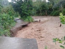 Akses Jalan di Polman Putus Diterjang Banjir, 2 Dusun Terisolir