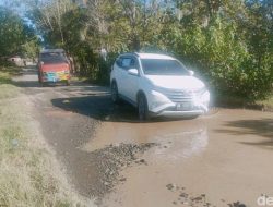 Jalan Rusak di Wajo, Warga Tagih Janji Gubernur Sulsel