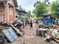 Warga Mengungsi Akibat Diterjang Gelombang Tinggi, 21 Rumah di Polman Rusak