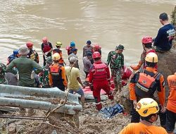 Tim SAR Hentikan Pencarian Korban Longsor Maros, 4 Korban belum Ditemukan