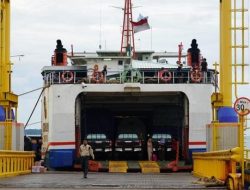 Sempat Ditutup Imbas Cuaca Buruk, Pelabuhan Bajoe Bone Kembali Beroperasi Hari Ini