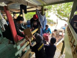 OPD Pemkot Beri Bantuan Kepada Puluhan Warga Terdampak Banjir di Romang Tangaya