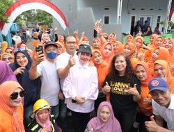 Ketua TP PKK Dampingi Wali Kota Makassar Canangkan Program Satu Juta Polybag Gerakan Terus Menanam