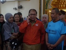 Danny Bawa Bantuan Sembako Hingga Air Bersih ke Lokasi Ungsian Warga Pattene