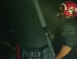 Diduga Akibat Korsleting Listrik, 24 Kios di Pasar Terong Makassar Terbakar