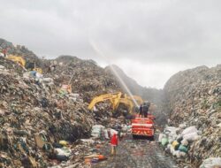 Kurangi Bau Sampah, Dinas Lingkungan Hidup Kota Makassar Lakukan Penyemprotan Larutan Eco Enzyme di TPA Tamanagappa