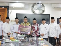Danny Pomanto Serahkan Bonus Rp145 Juta Kepada Kafilah Makassar Pemenang Kompetisi Tilawatil Qur’an dan Hadits