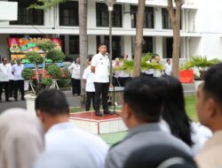 Hari Pertama Bertugas, Pjs Wali Kota Makassar Andi Arwin Azis Pimpin Apel Perdana